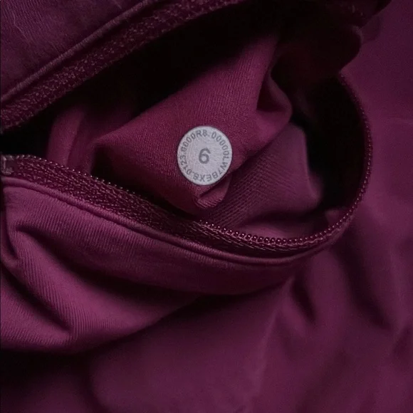 Lululemon Bundle Speed Shorts - Picture 5 of 5